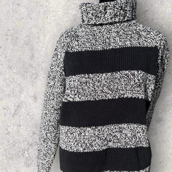 Liz Claiborne women’s M cotton acrylic blend chunky knit stripe sweater - Picture 2 of 7